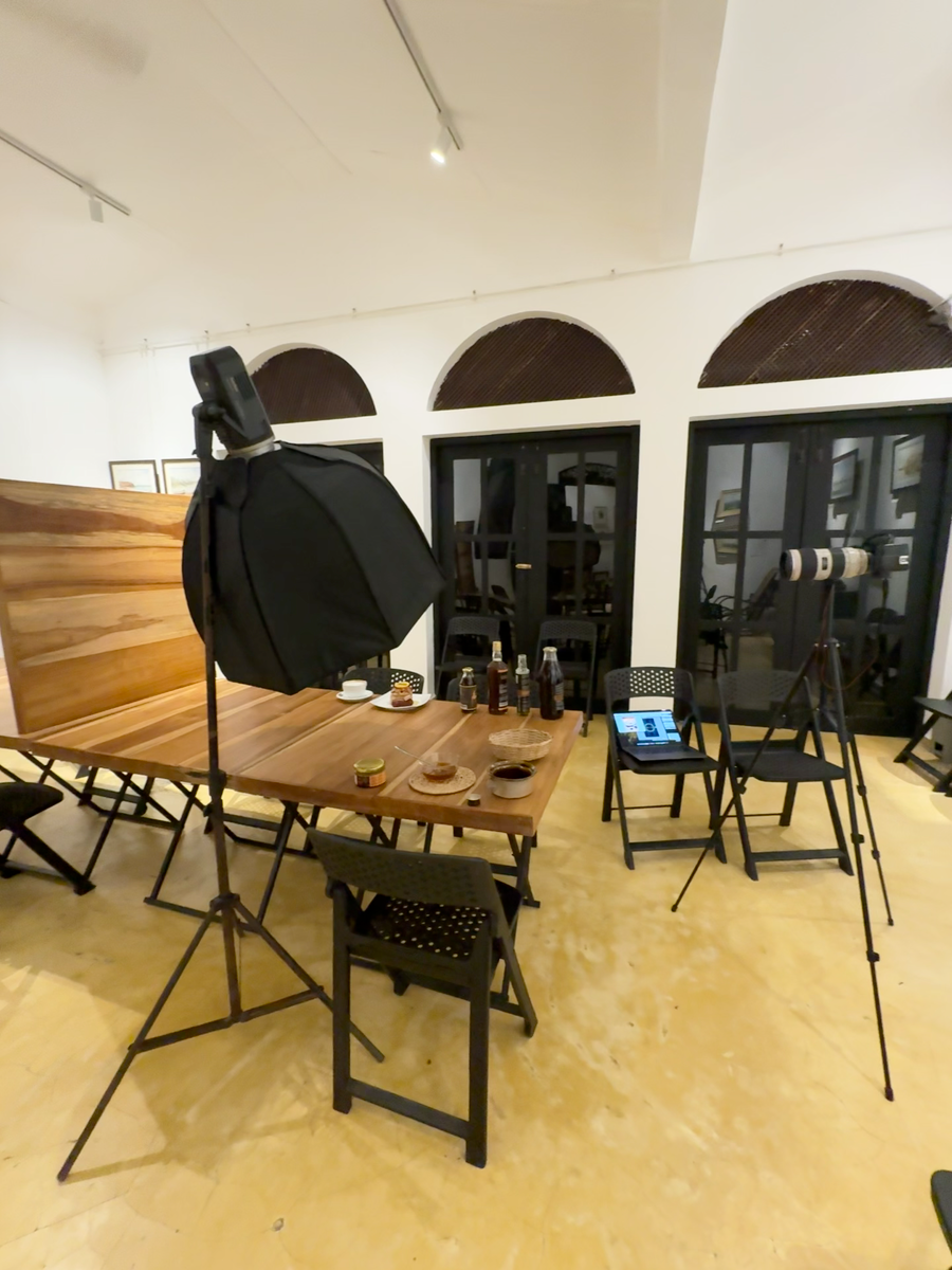 Behind the scenes product production setup created by FINDMO